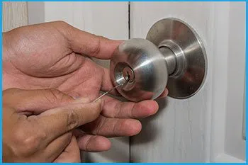 Lock Locksmith Services Portland, OR 503-716-1426 - 14-unlock-door